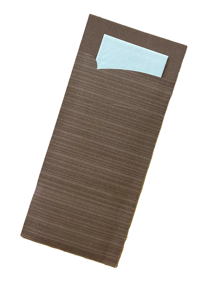 Bestecktaschen, braun, mit Serviette